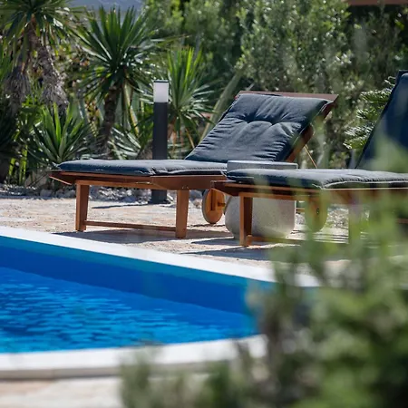 וילה House Dolin *