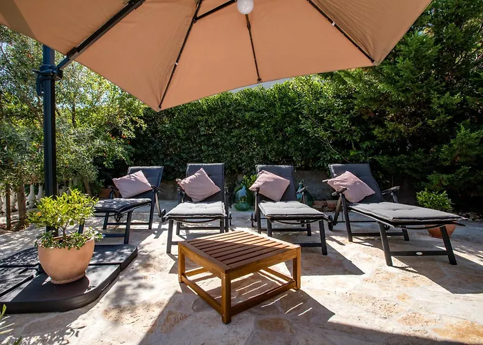 Вилла House Dolin *