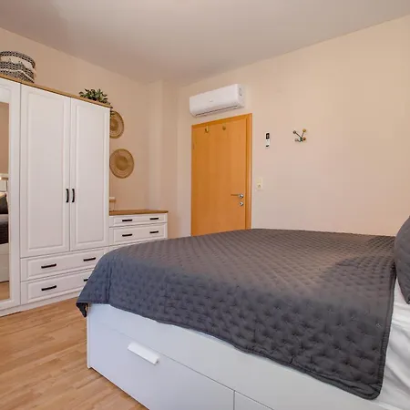 Villa House Dolin *